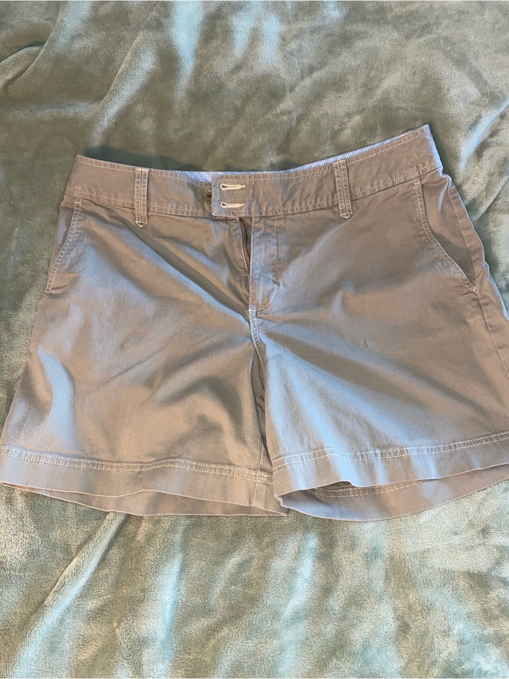Eddie Bauer Classic Women's Casual Pocket Shorts - Khaki